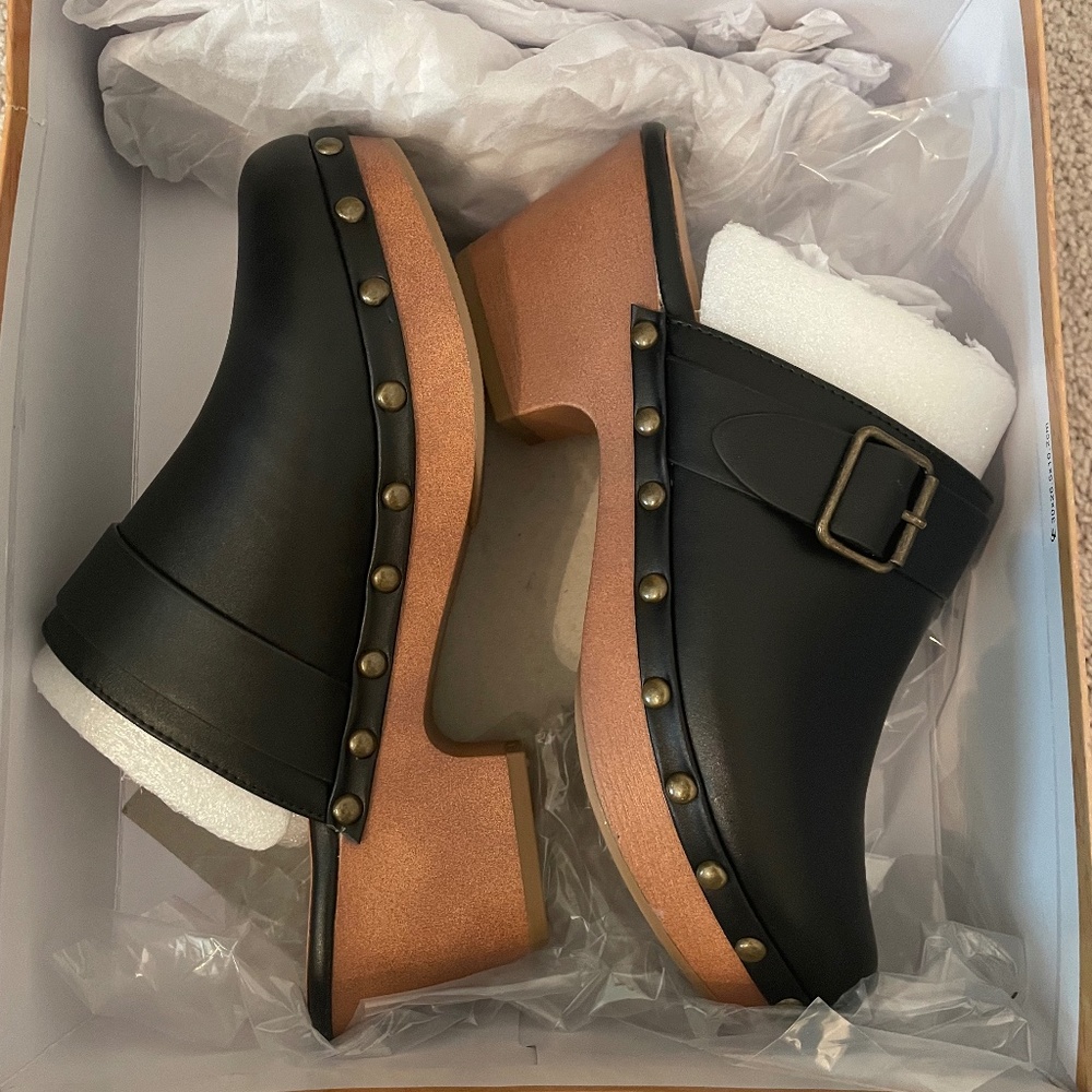 Women’s Black Clog Shoes